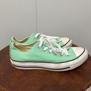 Converse Chuck Taylor All Star Low Top Sneakers Women's 7 Mens 5